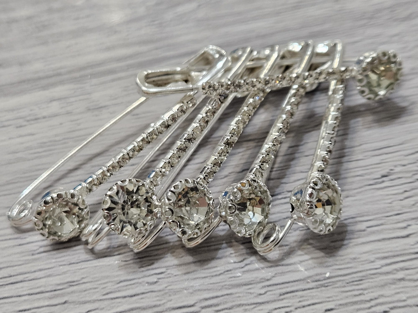 6 X Fancy Golden Silver Colour Diamonds Saree Pin One Side Of Safety Pins