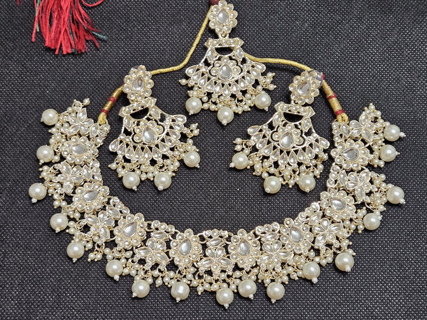 Indian Style Gold Finish Manjoos Kundan Pearls Necklace Set