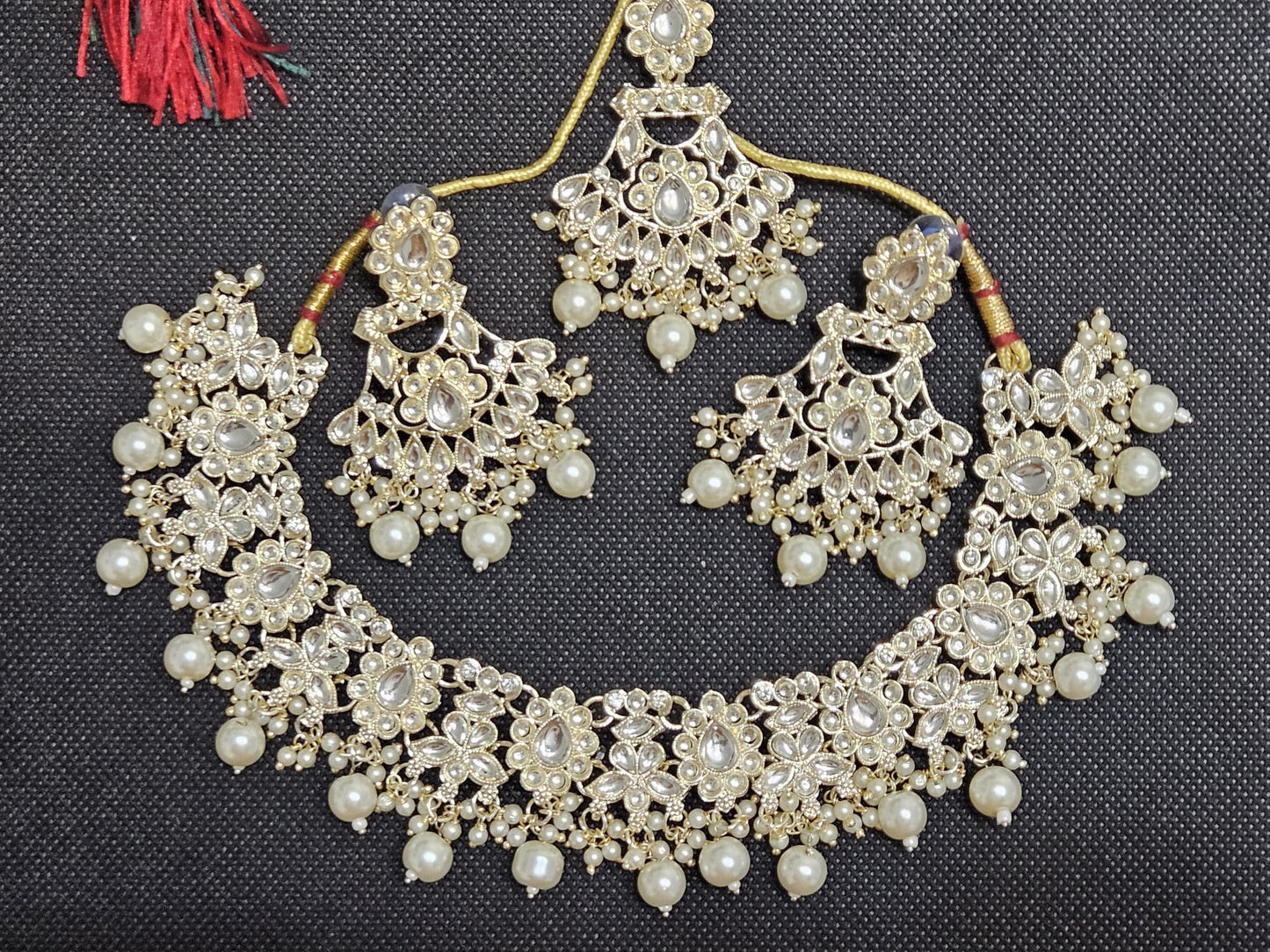 Indian Style Gold Finish Manjoos Kundan Pearls Necklace Set