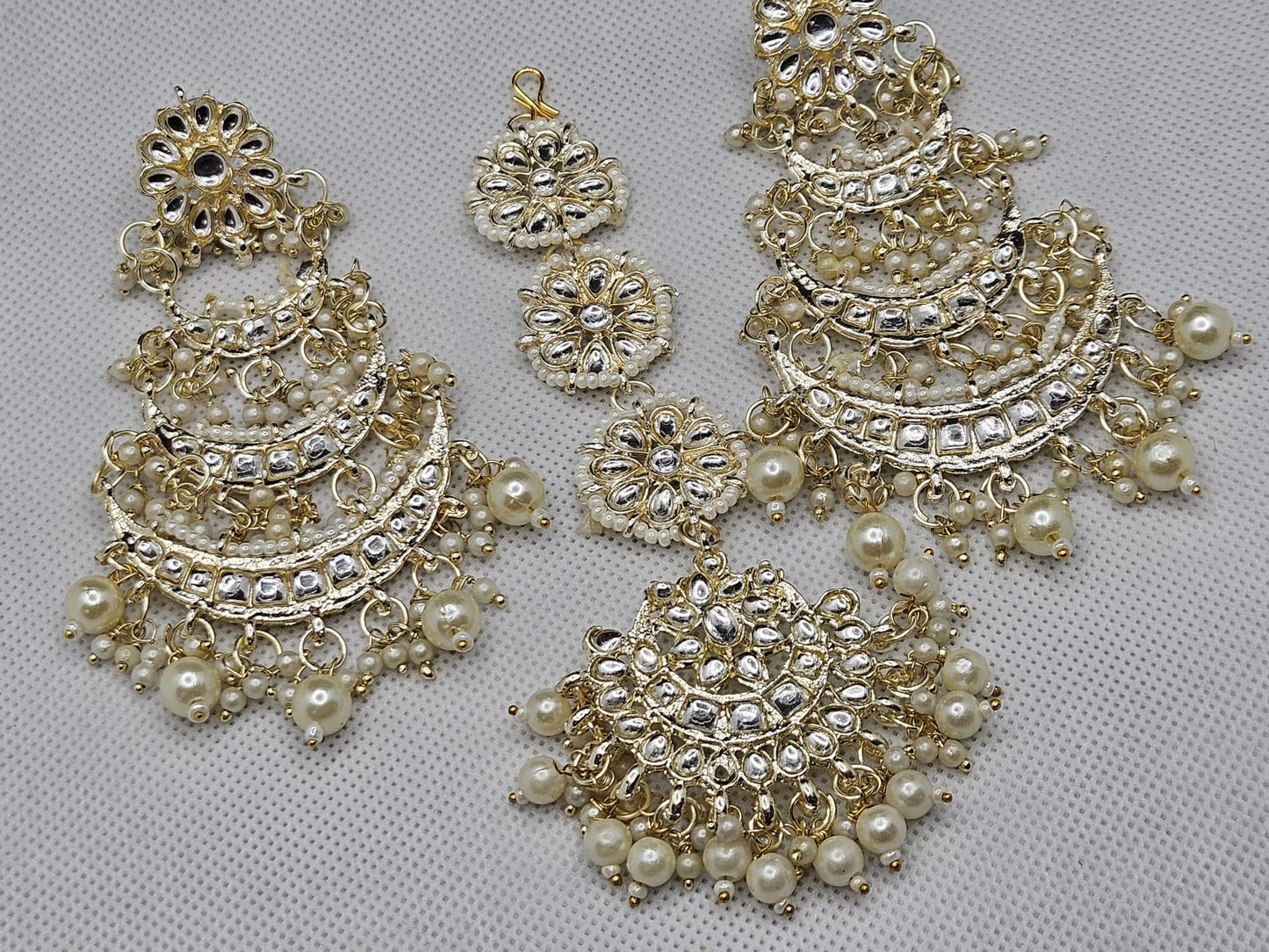 Light Gold Plated White Kundan Designer Earrings With Maangtikka