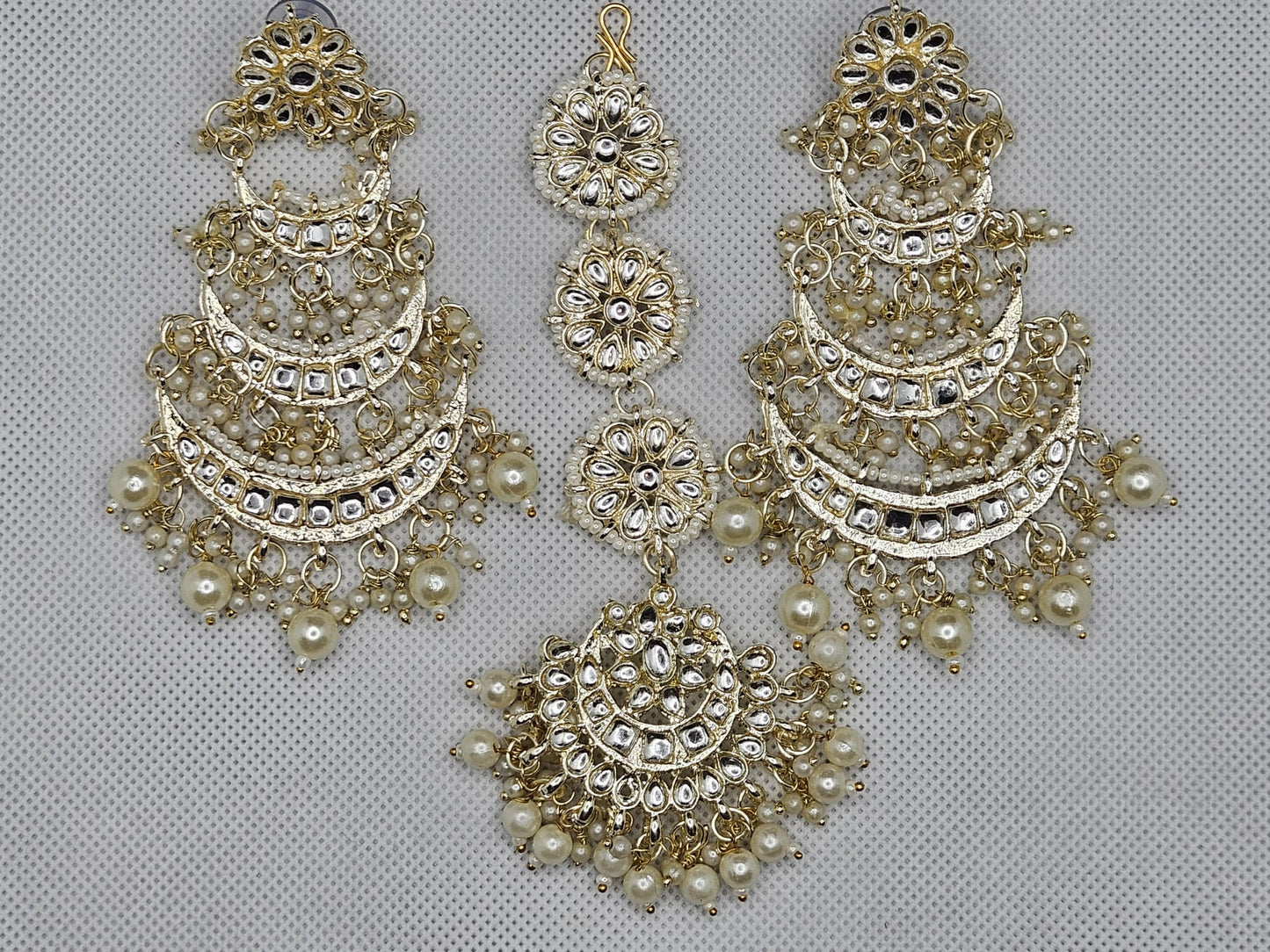 Light Gold Plated White Kundan Designer Earrings With Maangtikka