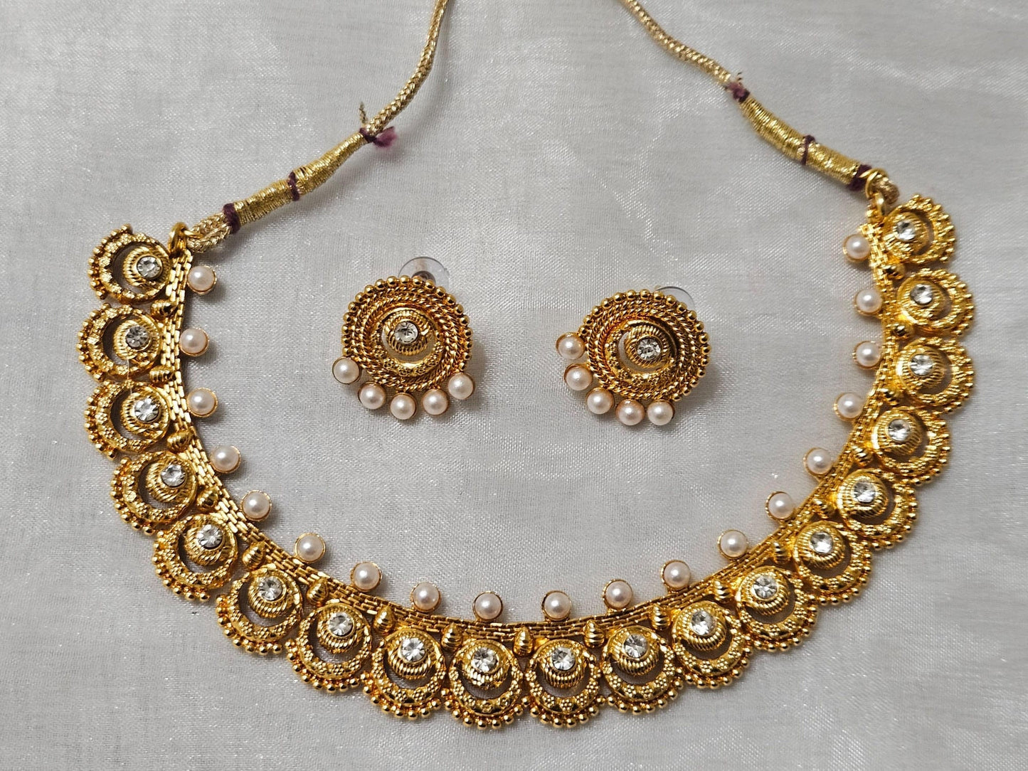 India Art Gold Plated Pota Stone And Pearl Manjoos Necklace Set