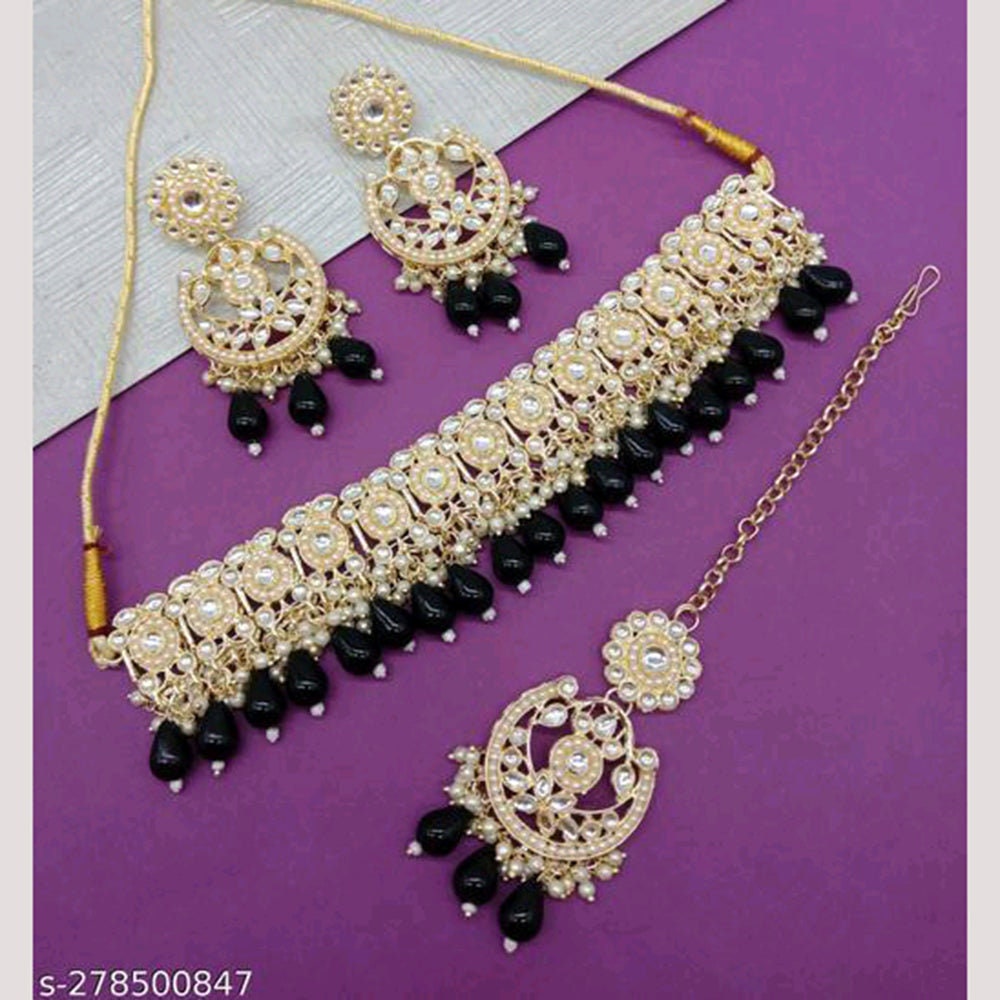 Light Gold Finish Pearls And Stones Choker Set With Tikka