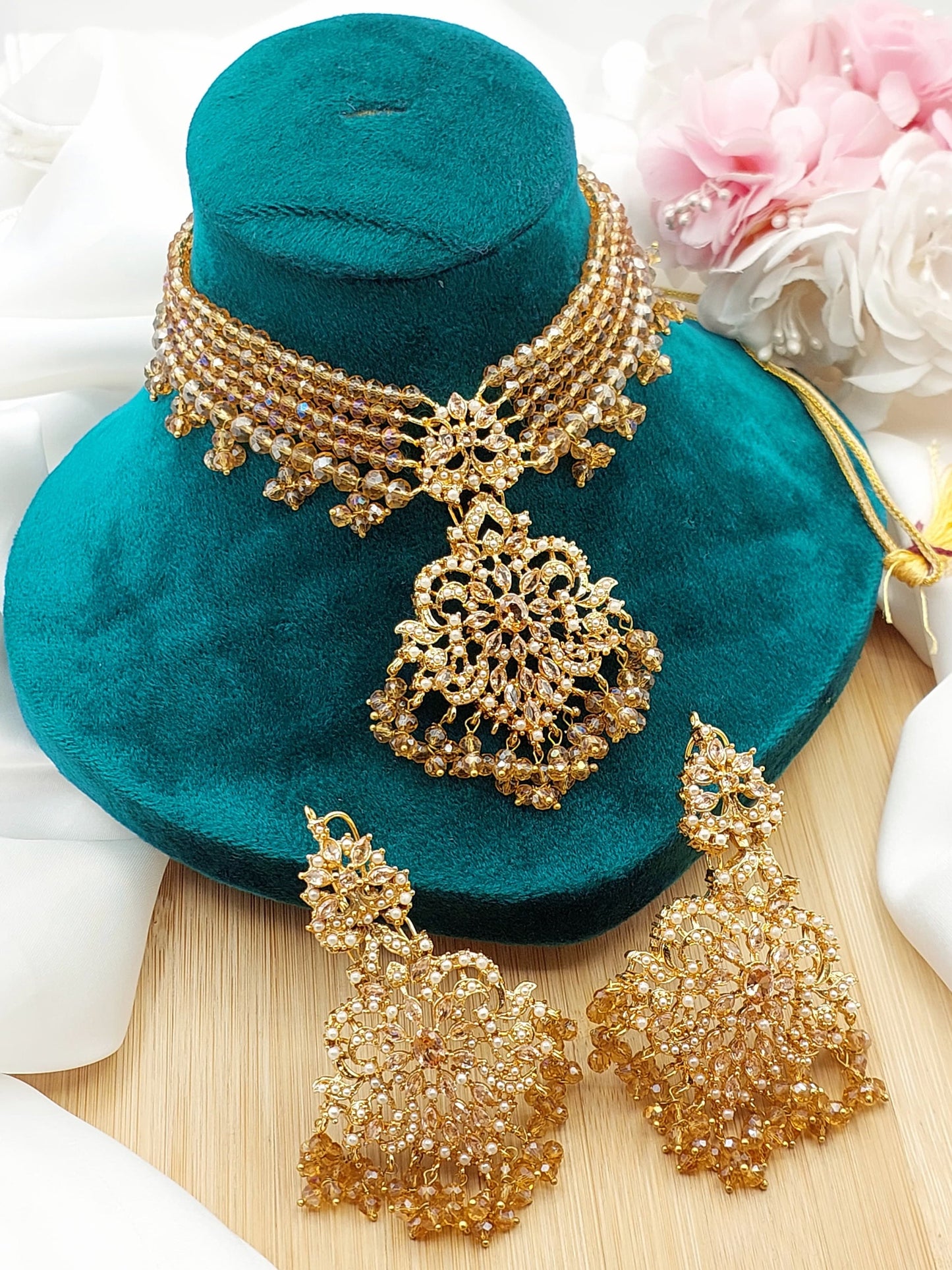 Asian Gold Base Choker Necklace Set Pearls Stones