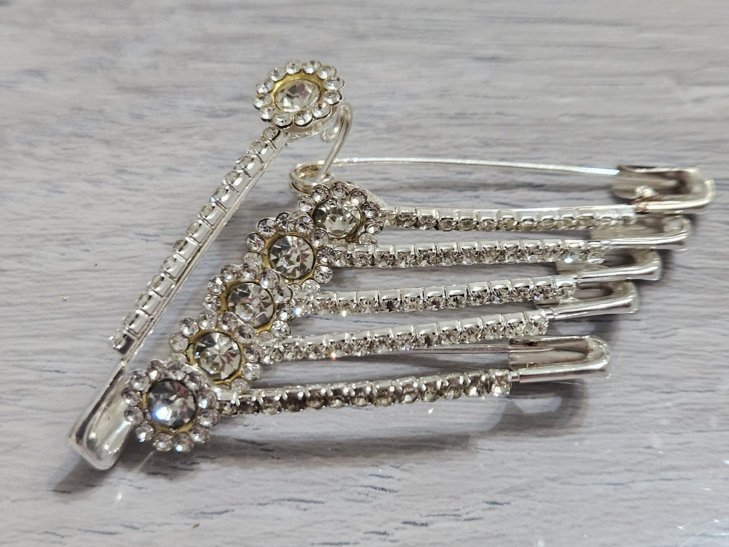 6 X Fancy Golden Silver Colour Diamonds Saree Pin One Side Of Safety Pins